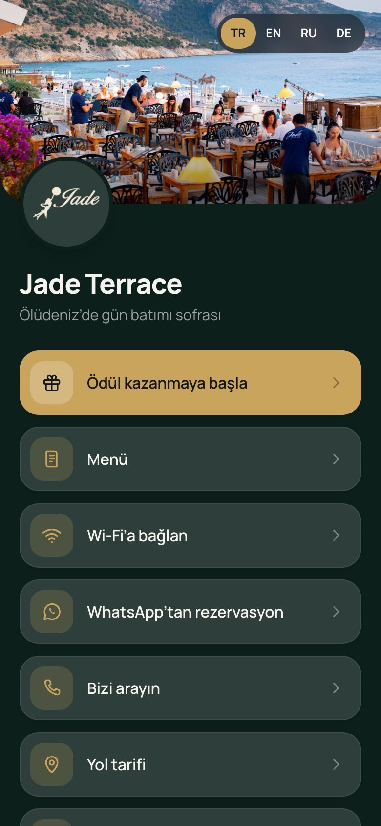 Restoran NFC uygulamasının telefonda açılan menü, yorum ve Wi-Fi ekranı